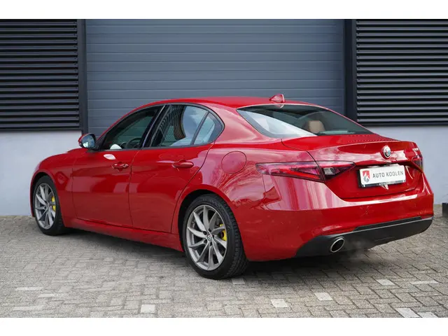 Alfa Romeo Giulia 2.0T Super 2018 Benzine 4