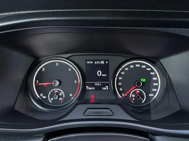 Volkswagen Transporter 2.0 TDI L1H1 28 2021 Diesel 9