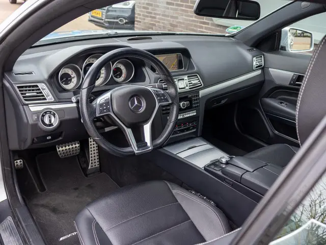 Mercedes-Benz E-Klasse Coupé 200 Ambition 2014 Benzine 10
