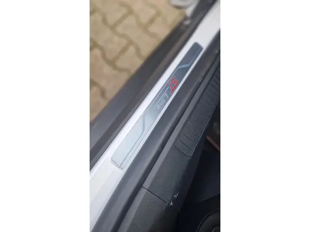 Ford Kuga 2.5 PHEV ST-Line X 2025 Hybride Benzine 19