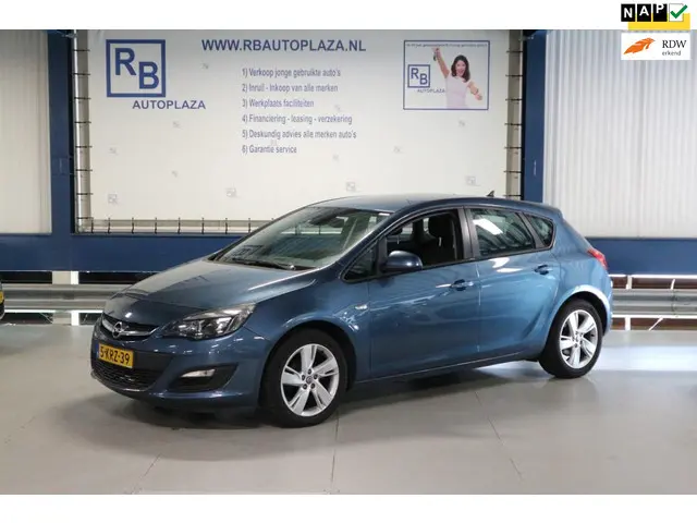 Opel Astra 1.4 Turbo Business + 2013 Benzine