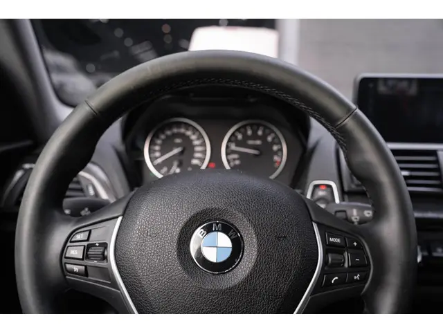 BMW 1 Serie 114i EDE Business+ 2013 Benzine 22