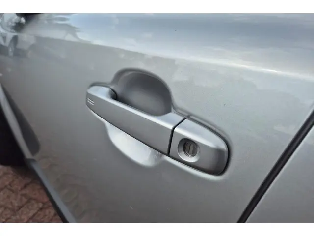 Toyota C-HR 1.8 Hybrid Style 2019 Hybride Benzine 18