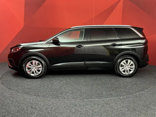 Peugeot 5008 1.2 PureTech Active 2017 Benzine 18