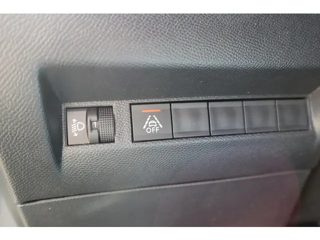 Peugeot 2008 1.2 130PK ALLURE PACK 2021 Benzine 29