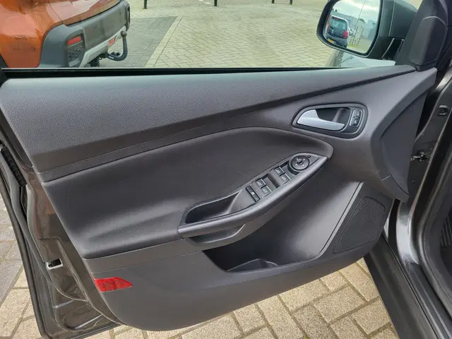 Ford Focus Wagon 1.0 Lease Edition 2017 Benzine 11