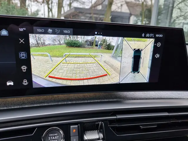 Peugeot 3008 1.2 Hybrid 136 GT 2024 Hybride Benzine 14