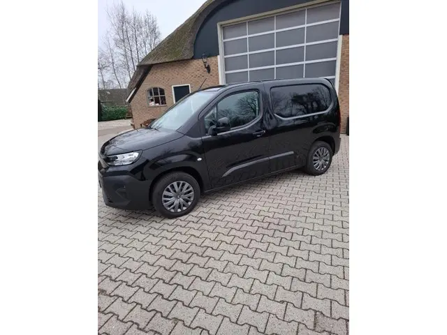 Citroën Berlingo 1.5 BlueHDi 130 EAT8 S&S L1 2024 Diesel 4