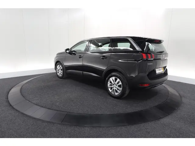 Peugeot 5008 PureTech 130 EAT8 Active Pack 2023 Benzine 73