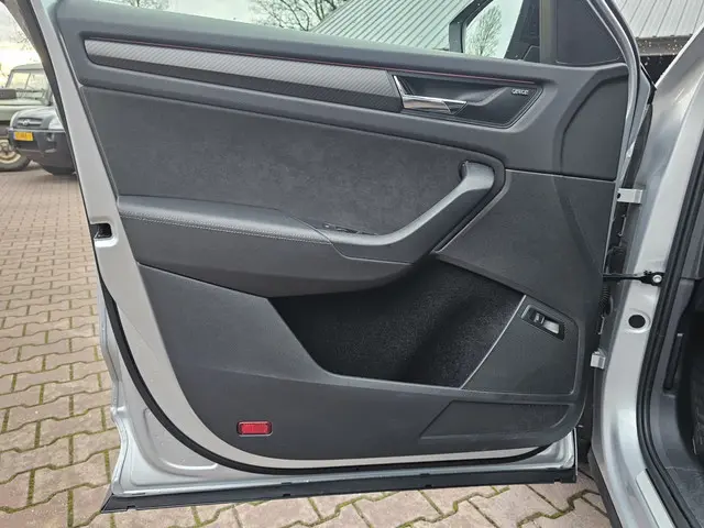 Škoda Kodiaq 1.5 TSI Sportline Business 2021 Benzine 37