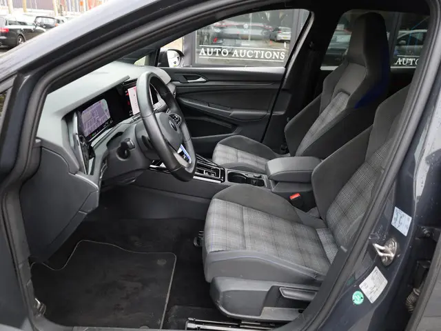 Volkswagen Golf GTE 2022 Hybride Benzine 33