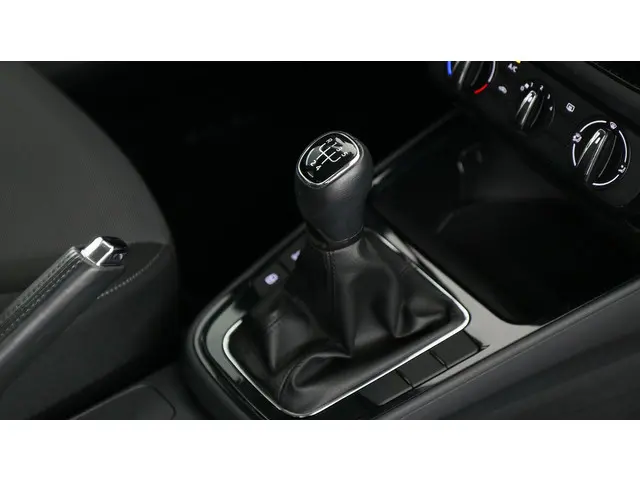 Škoda Fabia 1.0 TSI 95pk Ambition 2024 Benzine 34