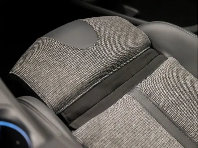 Peugeot 3008 1.2 PureTech GT Premium Sport 2020 Benzine 29