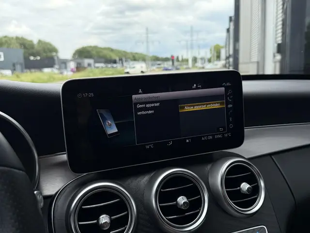 Mercedes-Benz C-Klasse 180 AMG 2018 Benzine 9