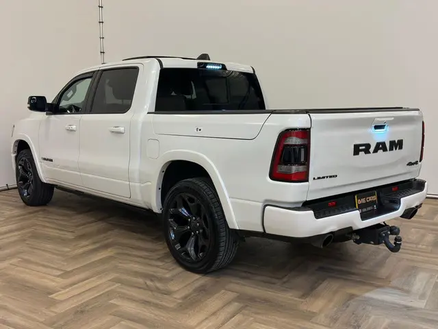 Dodge Ram 1500 5.7 V8 4x4 Crew Cab Limited 2022 Benzine 4
