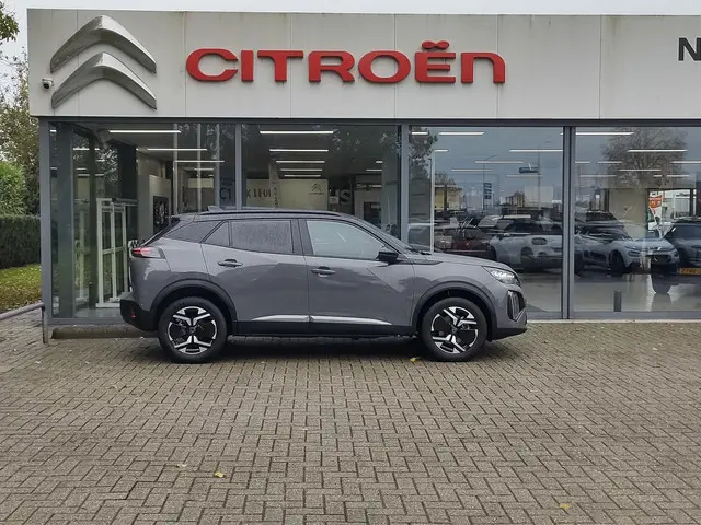 Peugeot 2008 1.2 Hybrid 136 GT 2025 Hybride Benzine 4