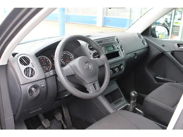 Volkswagen Tiguan 1.4 TSI Easyline 2015 Benzine 8
