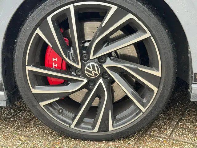 Volkswagen Golf 2.0 TSI 4Motion R 2021 Benzine 9