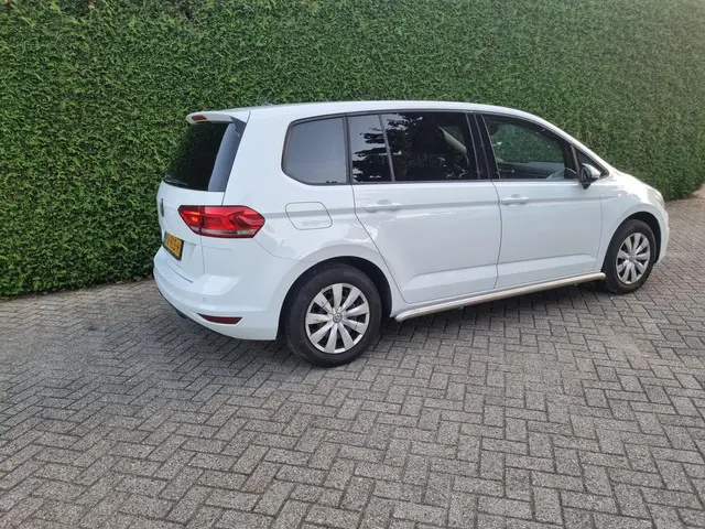 Volkswagen Touran 2.0 TDI SCR Comfortline 2016 Diesel 4