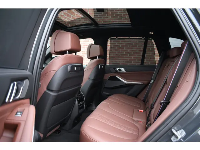 BMW X5 xDrive50e M-Sport Pro 2024 Hybride Benzine 74