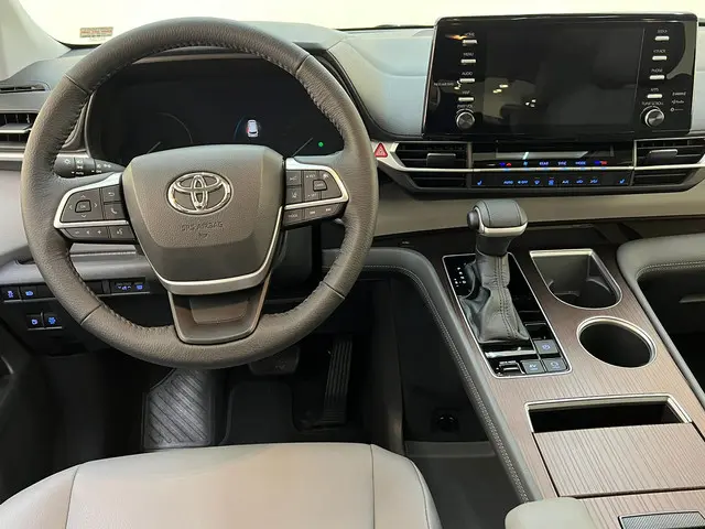 Toyota Sienna 2.5 Hybrid Luxe XLE 2022 Hybride Benzine 5