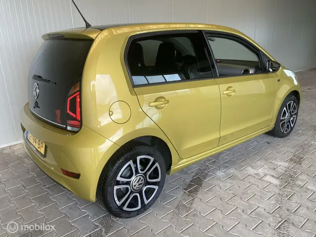 Volkswagen up! 1.0 BMT high up! // NAP // 2 JAAR APK // 2019 Benzine 6