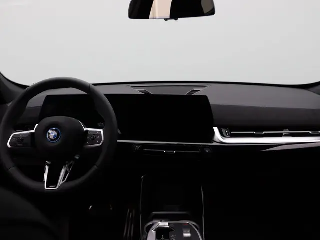 BMW X1 xDrive25e 2025 Hybride Benzine 6