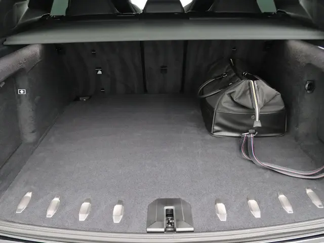 BMW XM 50e 2025 Hybride Benzine 31