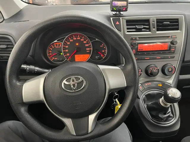 Toyota Verso-S 1.3 VVT-i Comfort 2013 Benzine 17