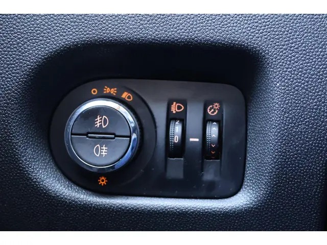 Opel Corsa 1.2-16V Berlin|Navi|Airco|Cruise 2013 Benzine 16