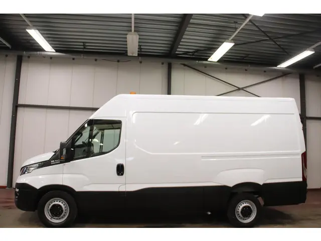Iveco Daily 35S14V 2.3 352 L2H2 2018 Diesel 8