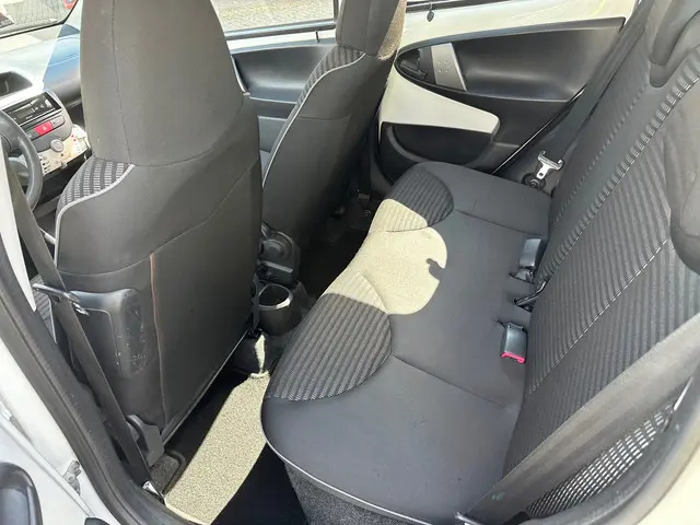 Peugeot 107 1.0 Active facelift led airco 2012 Benzine 16