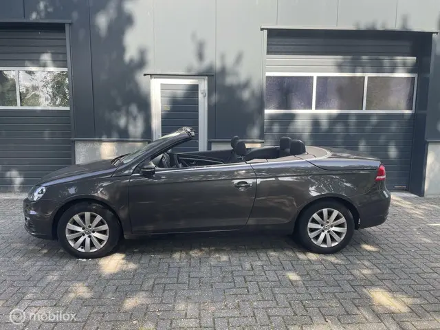 Volkswagen Eos 2014 180km airco/apk/nap/cruise 2014 Benzine 3