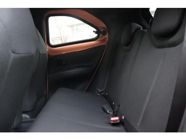 Toyota Aygo X Hybrid 115 pulse 2025 Hybride Benzine 29