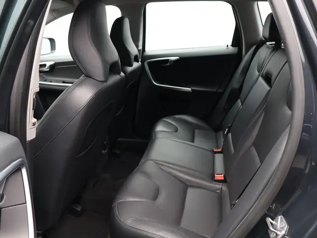 Volvo XC60 2.0 T5 FWD Summum 2014 Benzine 6