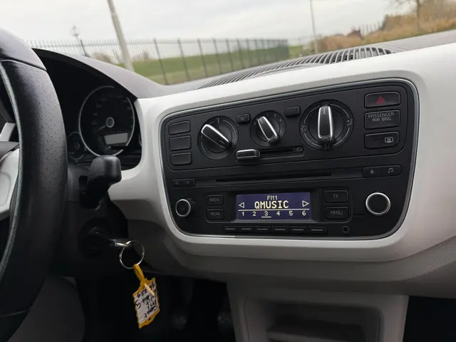 SEAT Mii 1.0 Style Chic 2012 Benzine 6