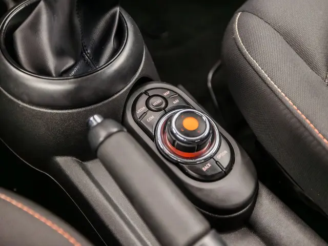 MINI One 1.5 One Sport 2019 Benzine 12