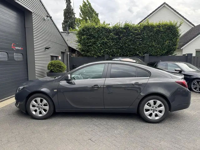 Opel Insignia 1.6 T Edition 2013 Benzine 5