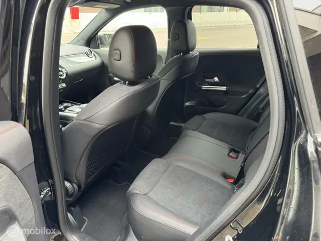 Mercedes-Benz GLA 200 AMG Line 2023 Benzine 10