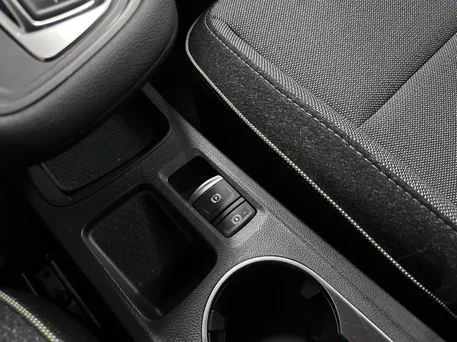 Renault Captur 1.3 TCe 158pk Techno 2025 Benzine 28