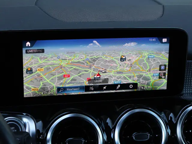 Mercedes-Benz GLB 180 Luxury Line 2023 Benzine 19