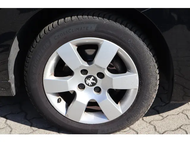 Peugeot 5008 1.6 HDi Active 5p. 2014 Diesel 14