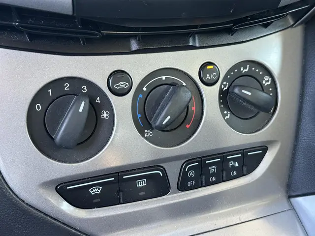 Ford Focus Wagon 1.0 EcoBoost Titanium 2013 Benzine 14