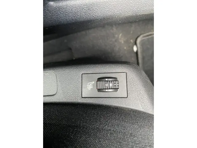 Citroën C4 1.2 PureTech Shine 2015 Benzine 21