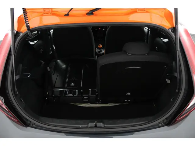 Toyota Aygo 1.0 VVT-i x-JBL 2021 Benzine 24