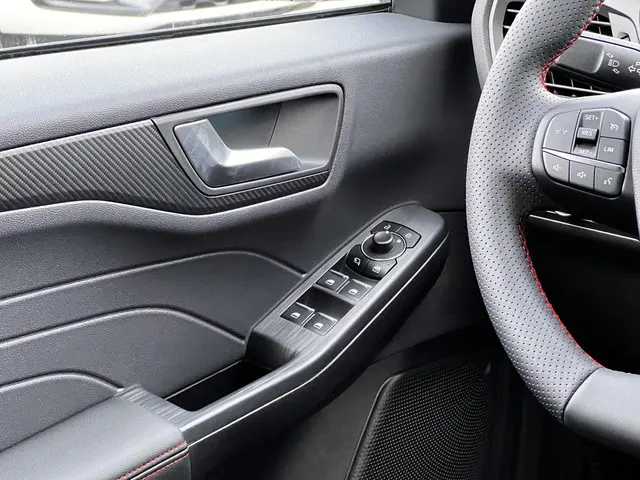 Ford Kuga 2.5 PHEV ST-Line 2026 Hybride Benzine 23