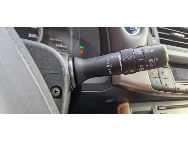 Lexus CT 200h Luxury Line 2016 Hybride Benzine 26