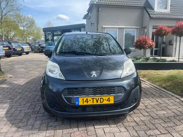 Peugeot 107 1.0 Access Accent 2012 Benzine 2