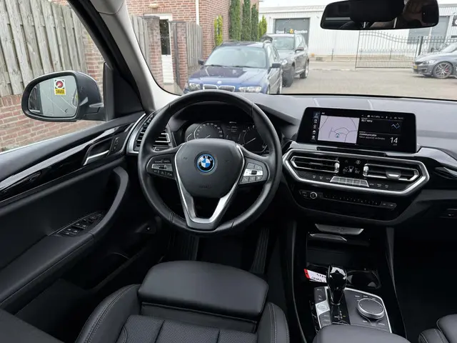 BMW X3 xDrive30e LCI High Executive 2022 Hybride Benzine 2