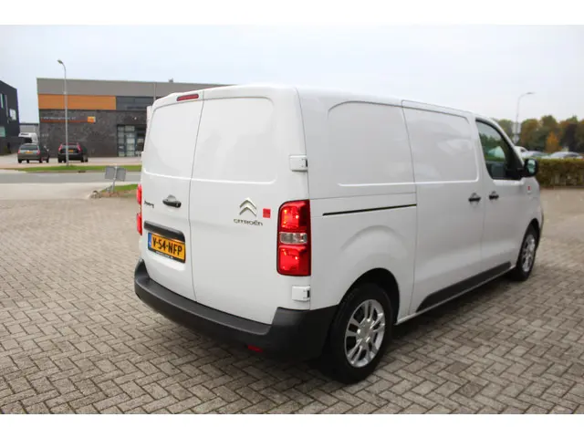 Citroën Jumpy 2.0 BlueHDI L2 2024 Diesel 4